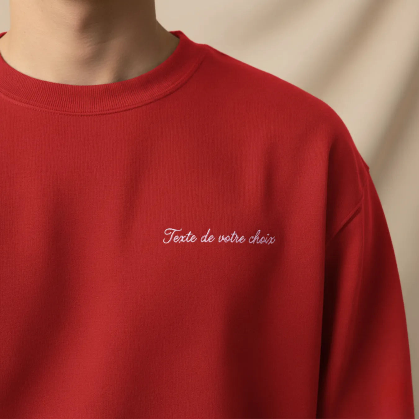 Sweatshirt avec inscription brodée
