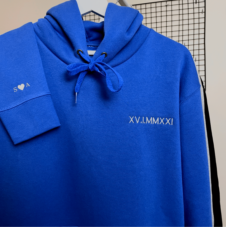 sweat-capuche-brodé-personnalisé-bleu