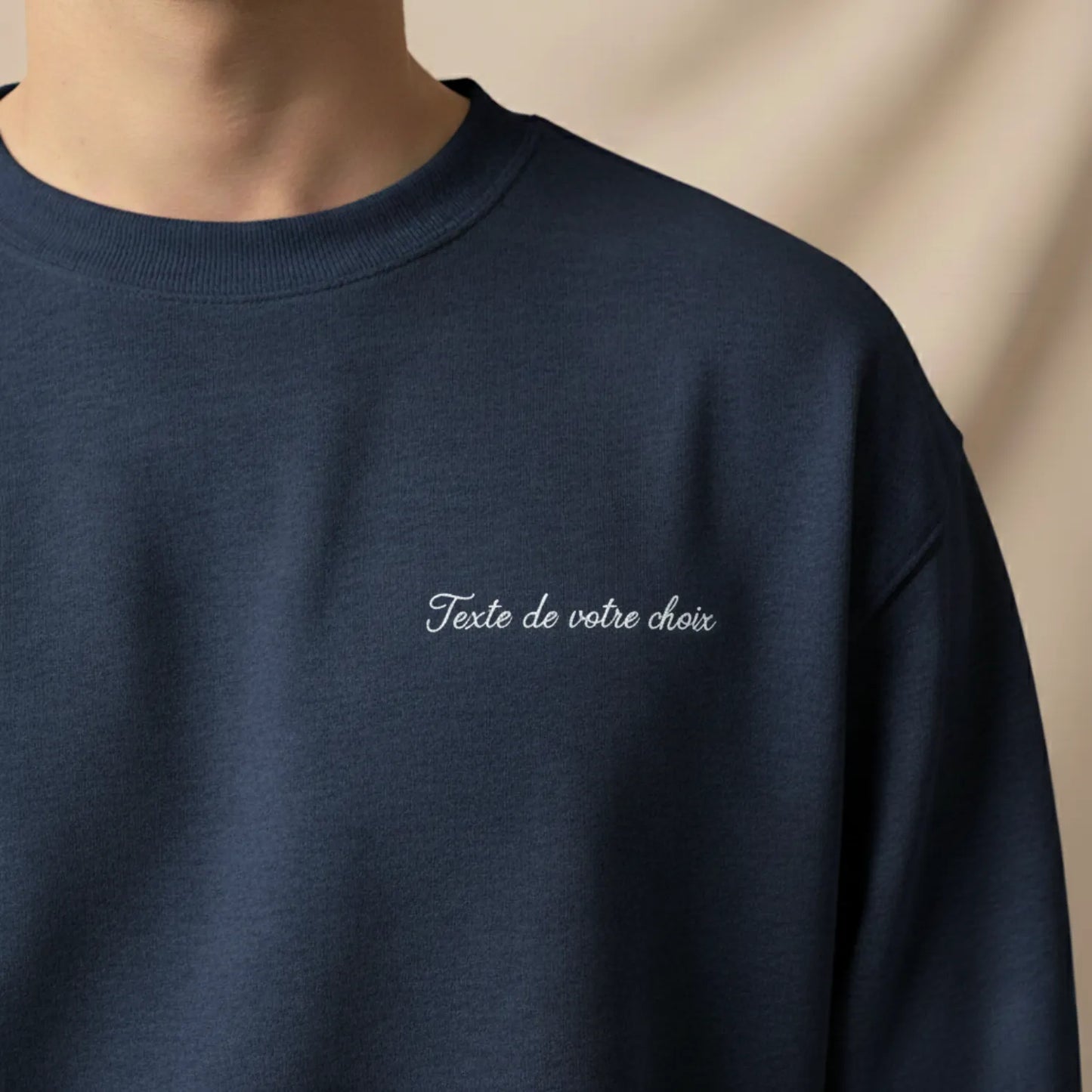 Sweatshirt avec inscription brodée