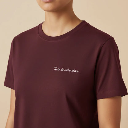 T-shirt avec inscription brodée