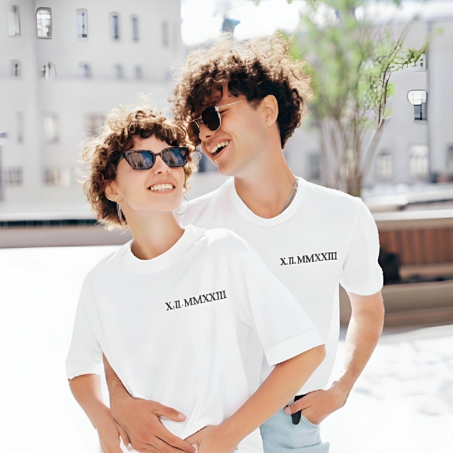 T-shirt avec inscription brodée
